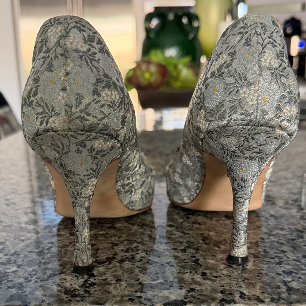 Manolo Blahnik Silver Floral Embellished Heels - Picture 3 of 4